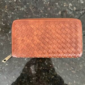 Italian Woven Leather Wallet in Camel, brand new